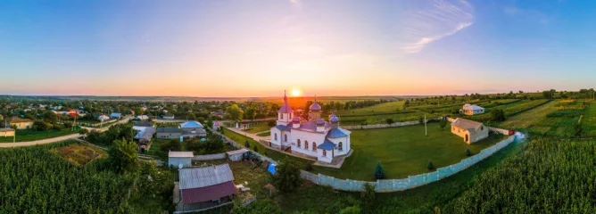 Панорамный вид на молдавский сельский пейзаж