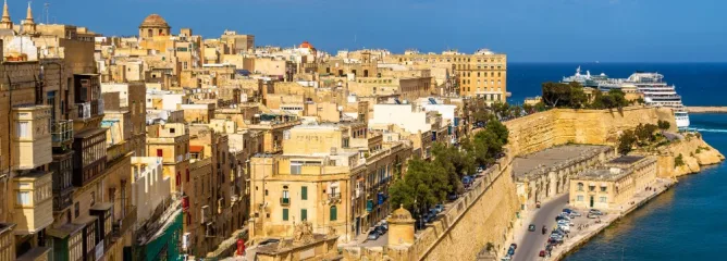 Исторический укрепленный город в Мальте