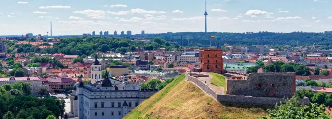 Панорама города с Башней Гедимина в Вильнюсе