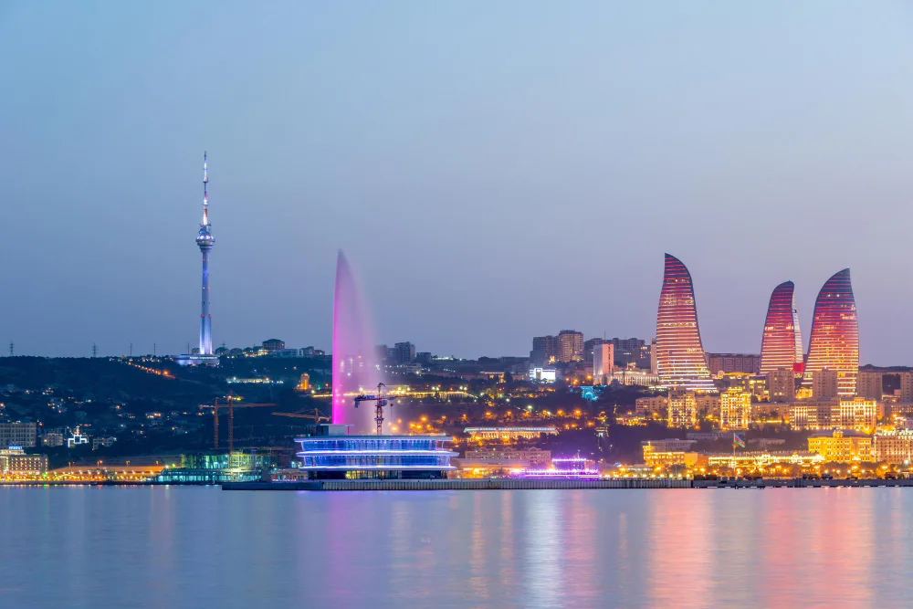 Панорама вечернего города Баку