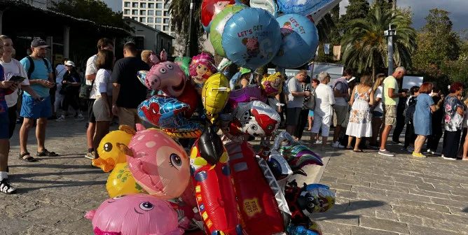 Воздушные шары на празднике в Будве