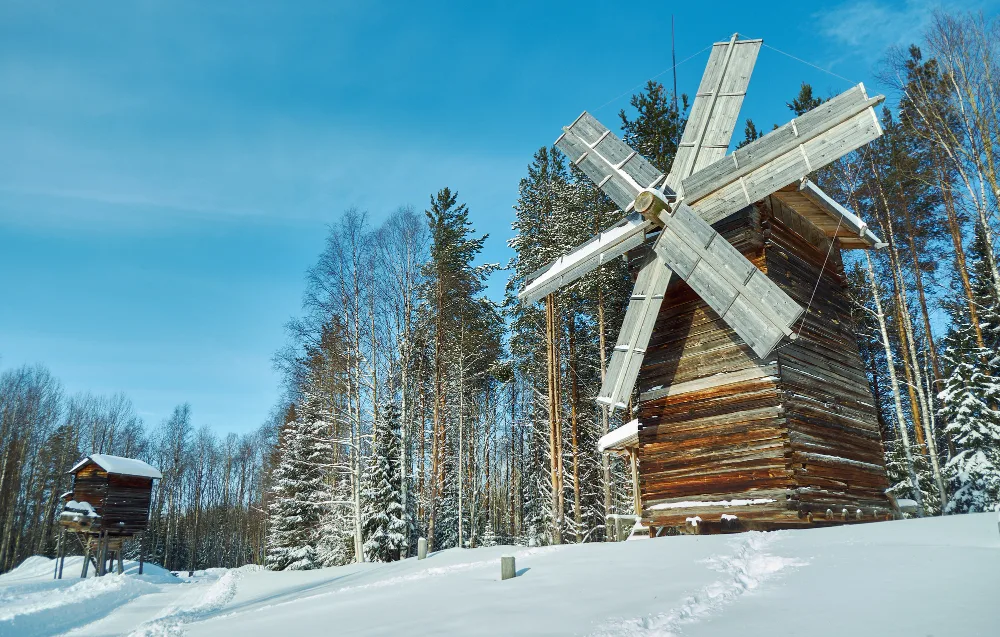 Мельница зимой