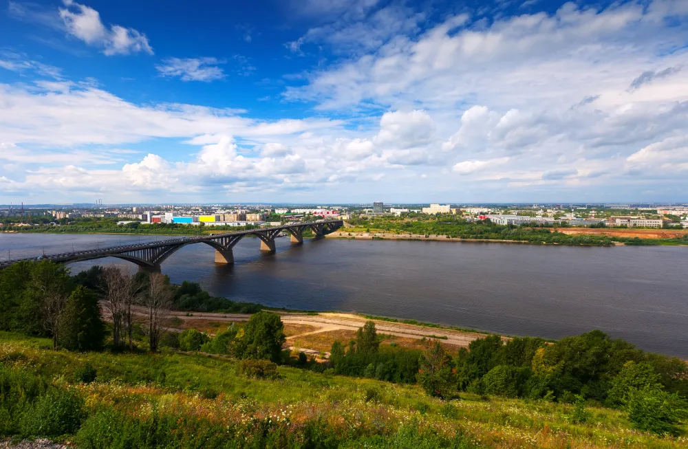 Молитовский мост через реку Оку в Нижнем Новгороде