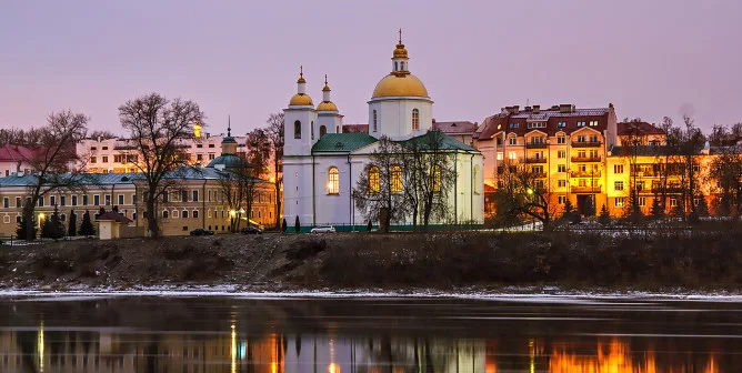 Река и дома в Полоцке