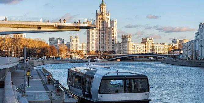 Речной трамвай на Москве реке