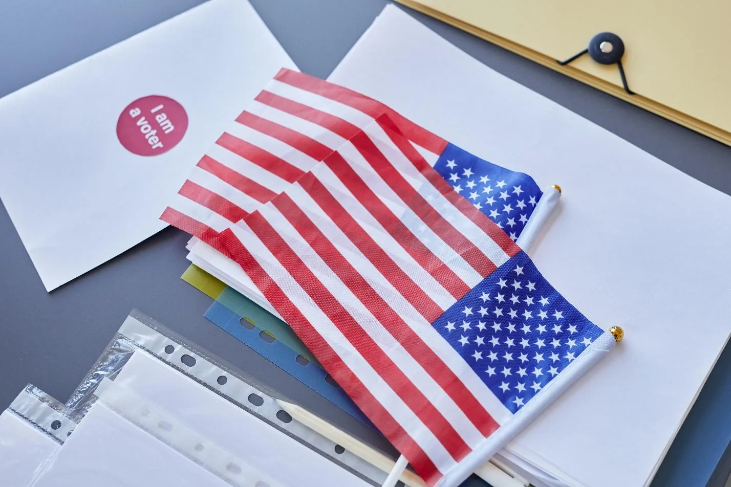 Флаги США на бумагах и файлах